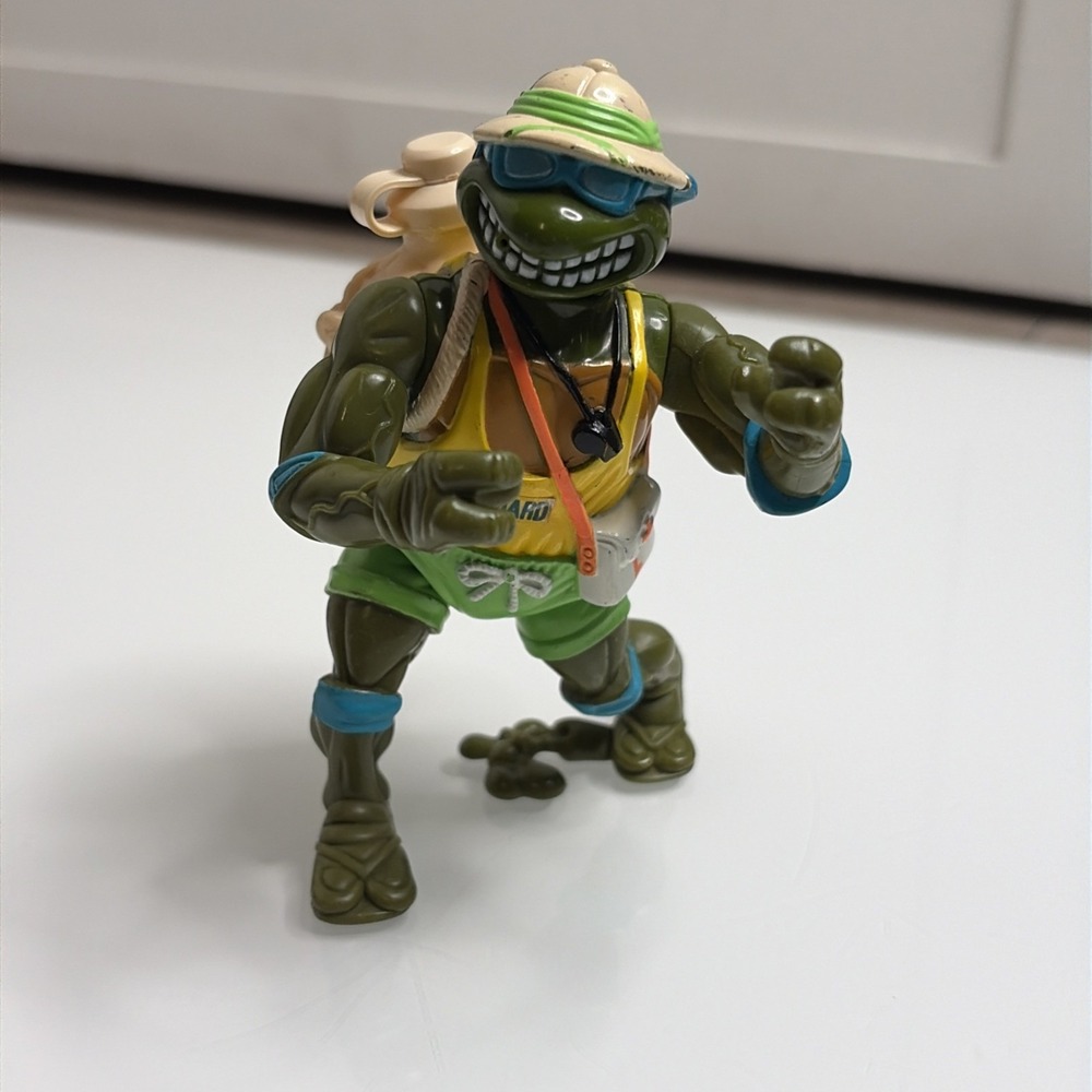 TMNT Sewer Spitting Lifeguard Leo 1992 Playmates Action Figure